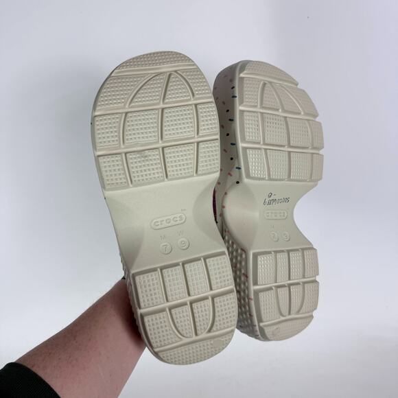 Crocs Line Friends Stomp Petit Sweets Slide Sandal Women 9 Pink Slip-On Open Toe - Picture 8 of 10